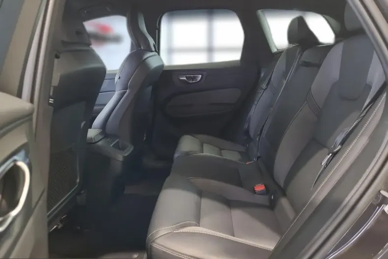 Volvo XC60 din 2025 cu 41.100 km - oferta VOL225307 - foto 9