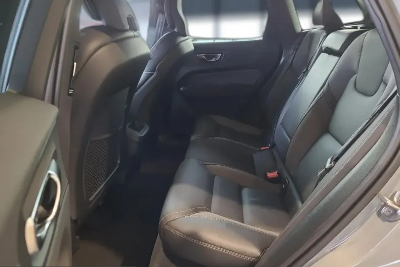Volvo XC60 din 2025 cu 44.200 km - oferta VOL225308 - foto 9