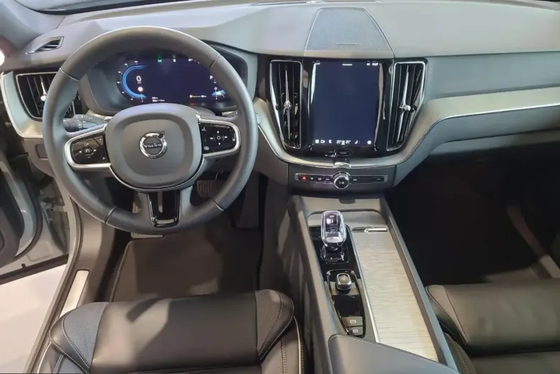 Volvo XC60 din 2025 cu 44.200 km - oferta VOL225308 - foto 11