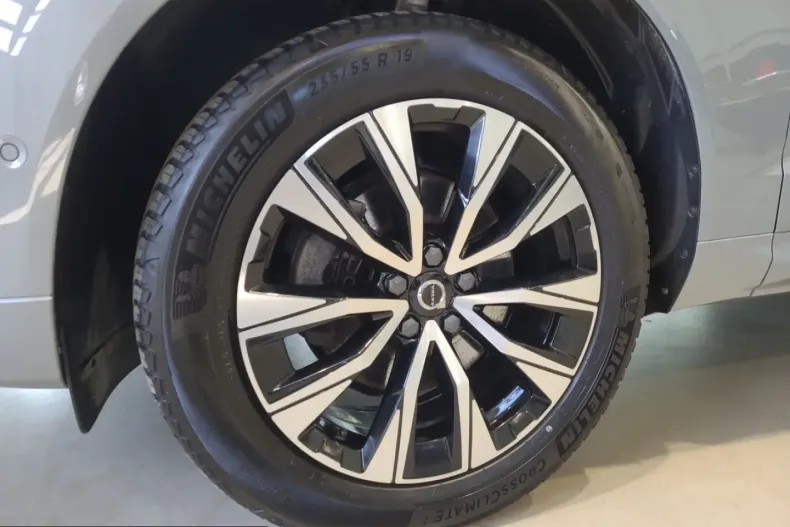 Volvo XC60 din 2025 cu 44.200 km - oferta VOL225308 - foto 13