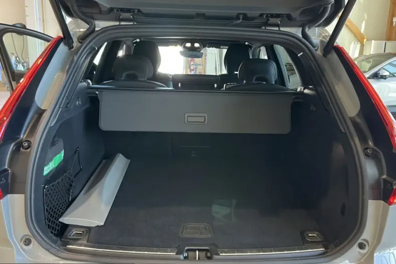 Volvo XC60 din 2025 cu 37.700 km - oferta VOL225309 - foto 13