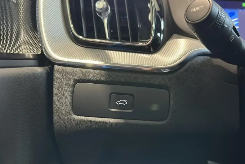 Volvo XC60 din 2025 cu 35.590 km - oferta VOL225311 - foto 9
