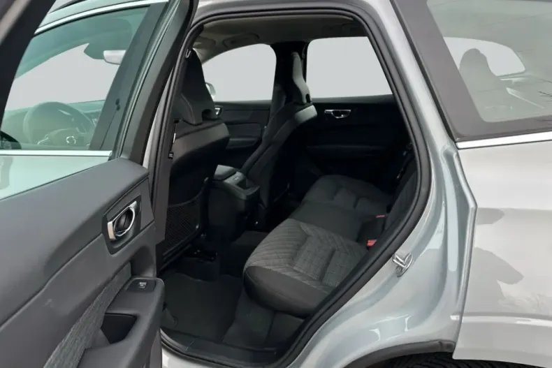 Volvo XC60 din 2025 cu 23.990 km - oferta VOL225313 - foto 10
