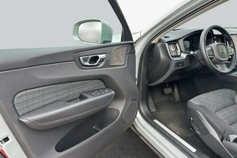 Volvo XC60 din 2025 cu 23.990 km - oferta VOL225313 - foto 15