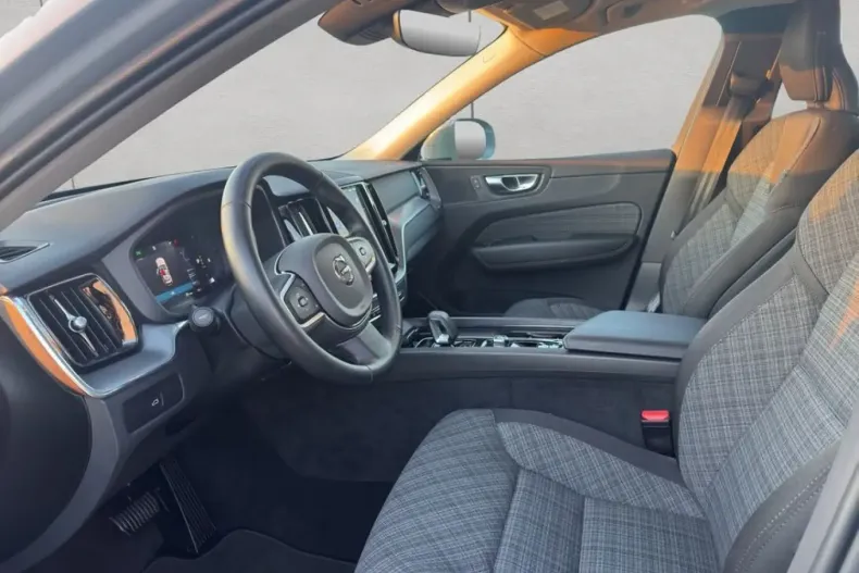 Volvo XC60 din 2025 cu 17.982 km - oferta VOL225314 - foto 8
