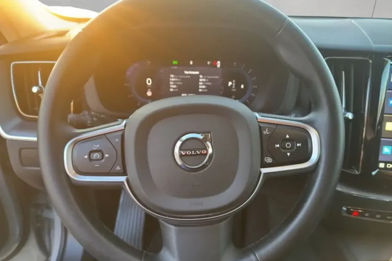 Volvo XC60 din 2025 cu 17.982 km - oferta VOL225314 - foto 9