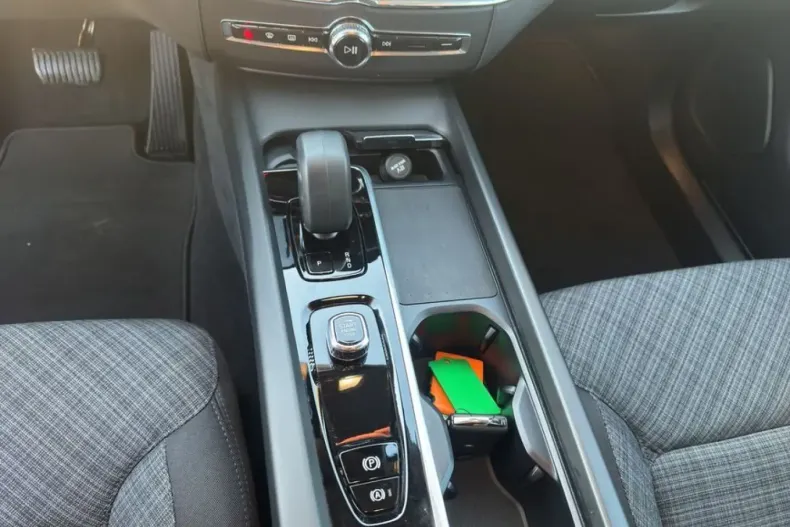 Volvo XC60 din 2025 cu 17.982 km - oferta VOL225314 - foto 12