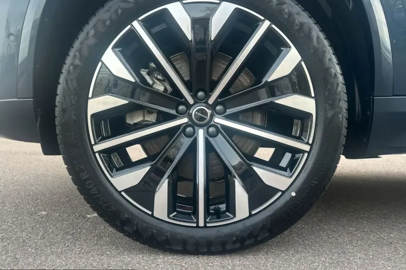 Volvo XC90 din 2025 cu 28.000 km - oferta VOL225315 - foto 2