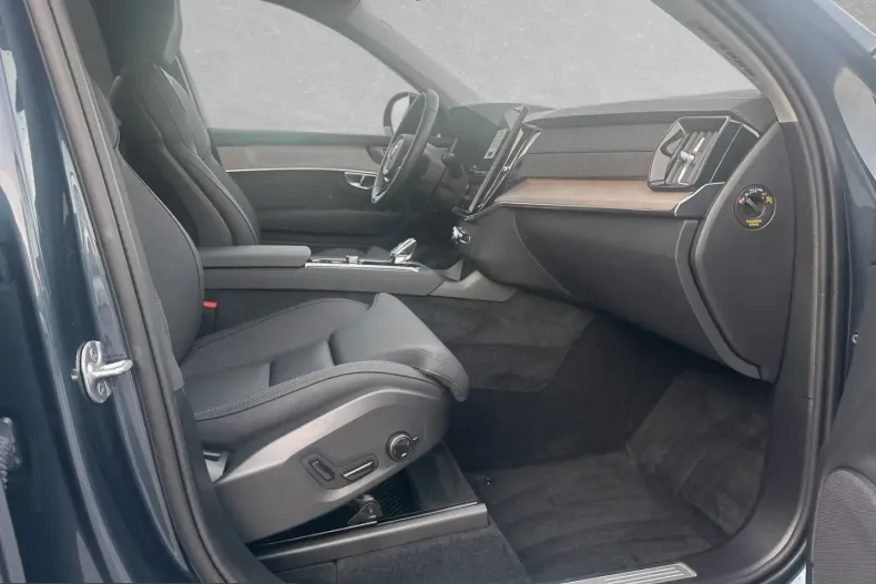 Volvo XC90 din 2025 cu 28.000 km - oferta VOL225315 - foto 4