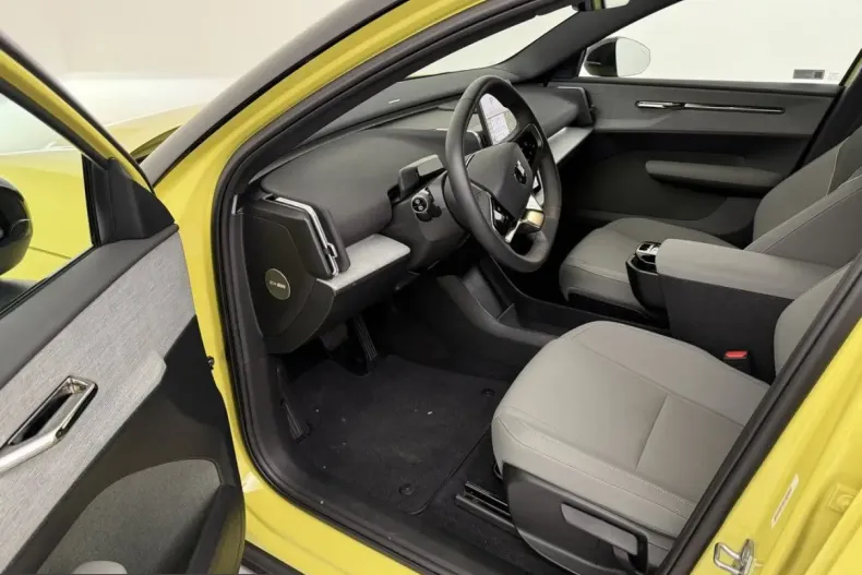 Volvo EX30 din 2025 cu 13.800 km - oferta VOL225316 - foto 12