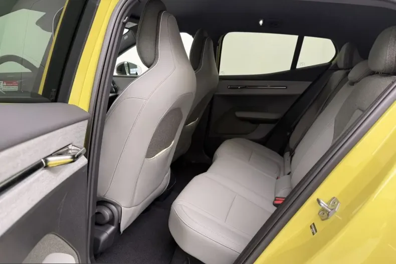 Volvo EX30 din 2025 cu 13.800 km - oferta VOL225316 - foto 14