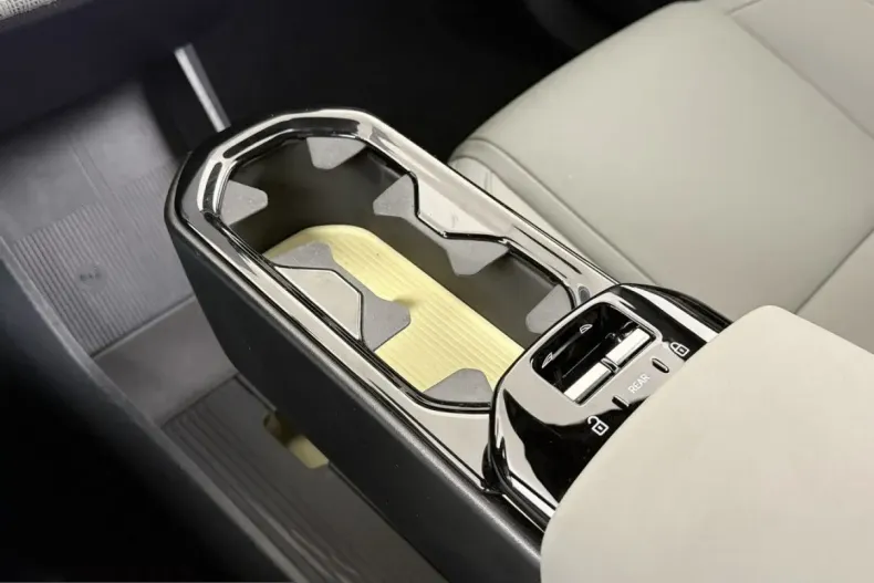 Volvo EX30 din 2025 cu 13.800 km - oferta VOL225316 - foto 22
