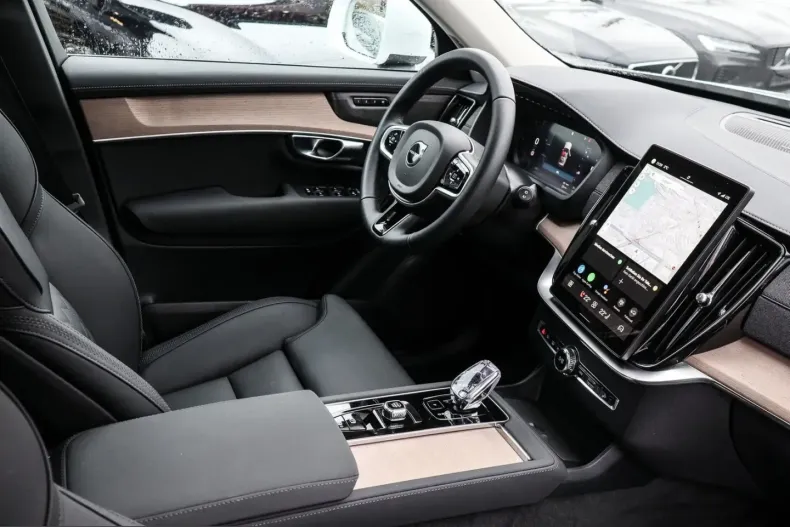 Volvo XC90 din 2025 cu 27.650 km - oferta VOL225318 - foto 3