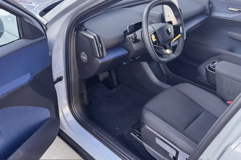 Volvo EX30 din 2024 cu 22.000 km - oferta VOL225323 - foto 7