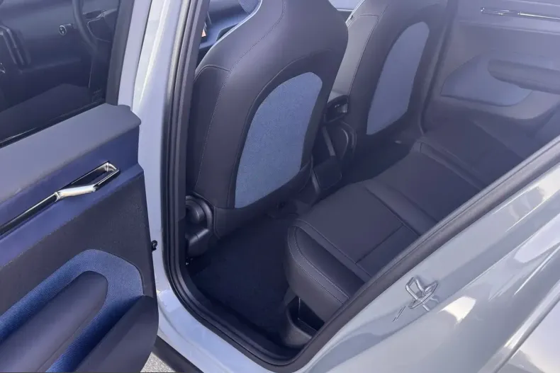 Volvo EX30 din 2024 cu 22.000 km - oferta VOL225323 - foto 8