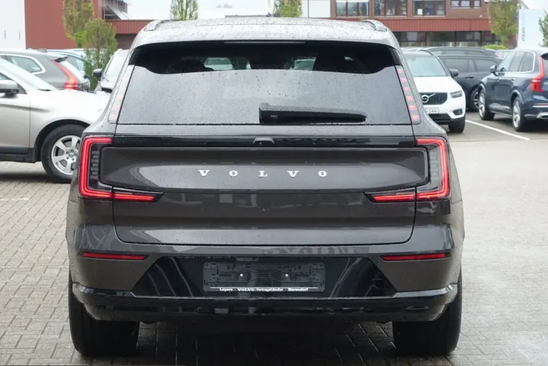 Volvo EX90 din 2024 cu 6.990 km - oferta VOL225325 - foto 4