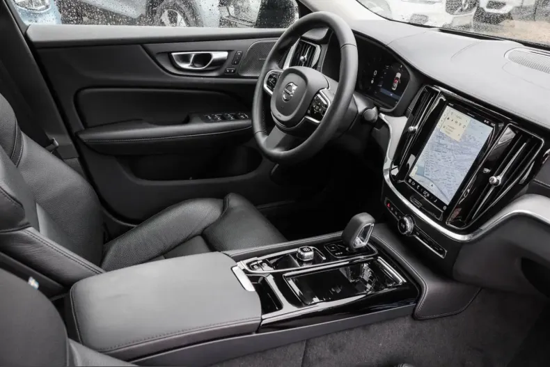 Volvo S60 din 2024 cu 25.215 km - oferta VOL225326 - foto 3
