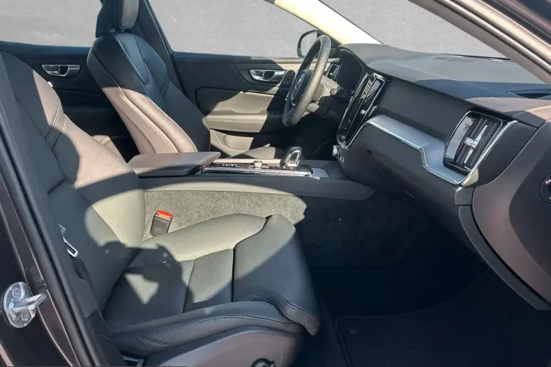 Volvo S60 din 2024 cu 29.000 km - oferta VOL225327 - foto 4