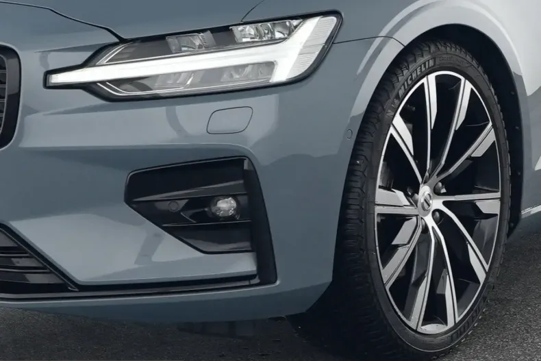 Volvo S60 din 2025 cu 9.999 km - oferta VOL225330 - foto 9