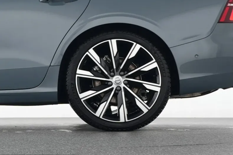 Volvo S60 din 2025 cu 9.999 km - oferta VOL225330 - foto 21