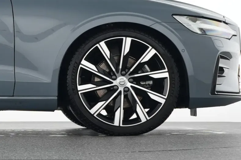 Volvo S60 din 2025 cu 9.999 km - oferta VOL225330 - foto 22