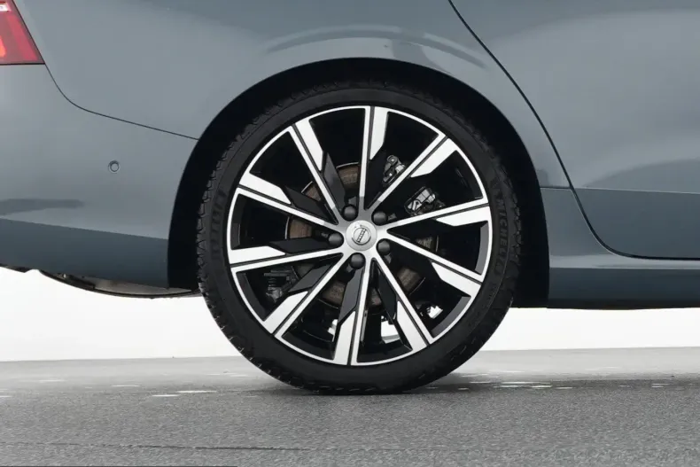 Volvo S60 din 2025 cu 9.999 km - oferta VOL225330 - foto 23