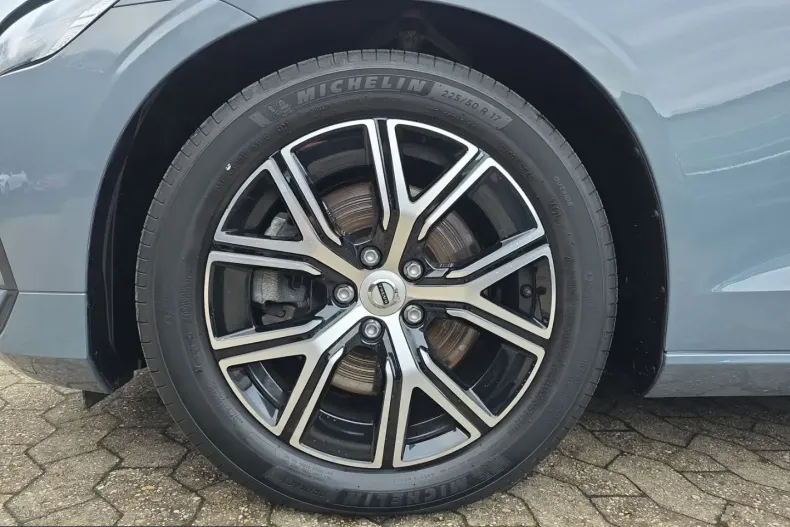 Volvo S60 din 2024 cu 24.350 km - oferta VOL225336 - foto 13