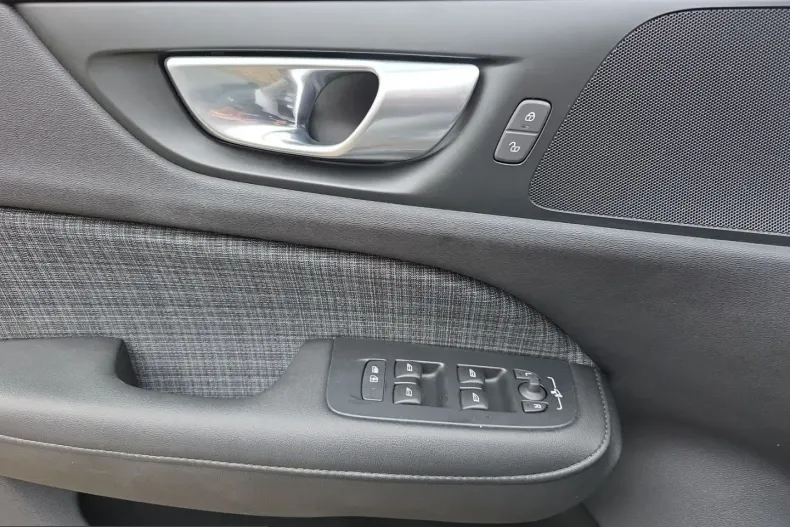 Volvo S60 din 2024 cu 24.350 km - oferta VOL225336 - foto 19