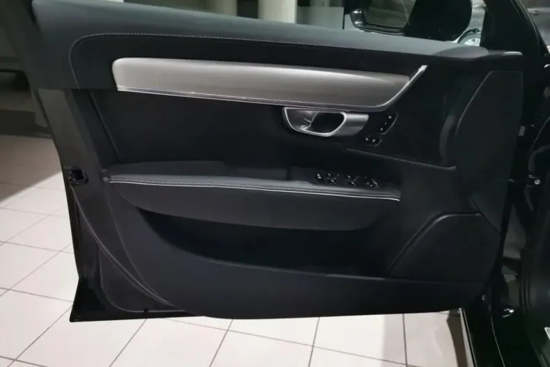 Volvo S90 din 2024 cu 45.000 km - oferta VOL225337 - foto 13