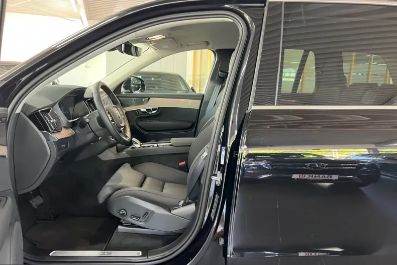 Volvo XC90 din 2025 cu 23.365 km - oferta VOL225343 - foto 24