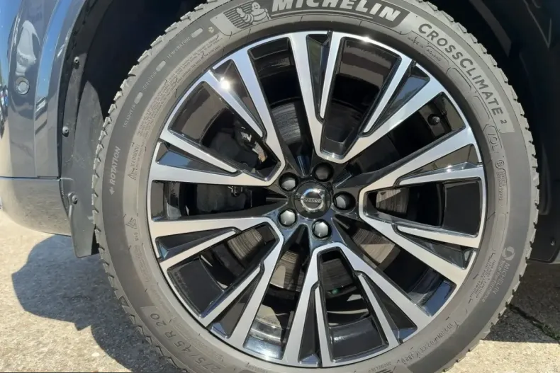 Volvo XC90 din 2025 cu 45.100 km - oferta VOL225345 - foto 9