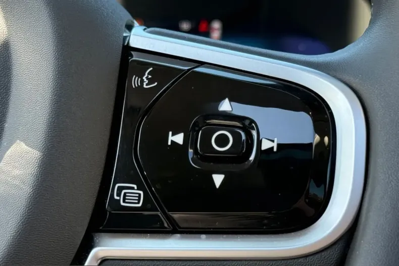 Volvo XC90 din 2025 cu 45.100 km - oferta VOL225345 - foto 18