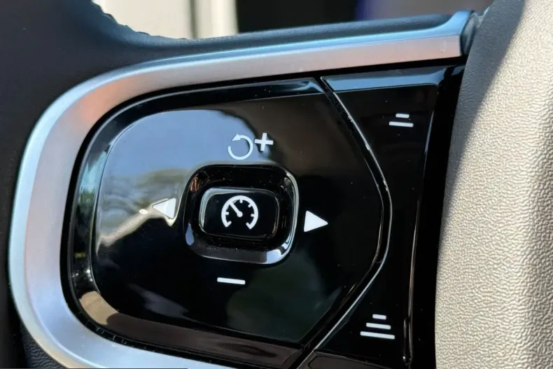 Volvo XC90 din 2025 cu 45.100 km - oferta VOL225345 - foto 19