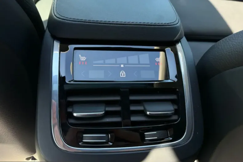 Volvo XC90 din 2025 cu 45.100 km - oferta VOL225345 - foto 20