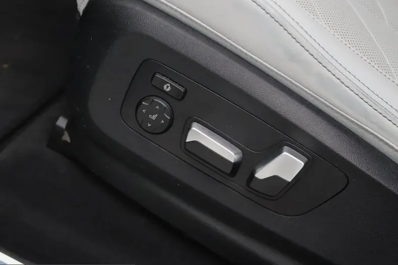 BMW X5 (Seria X) din 2024 cu 52.898 km - oferta BMW225348 - foto 36