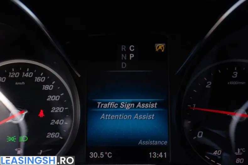 Mercedes-Benz V 220 (Clasa V) din 2023 cu 66.800 km - oferta MER225360 - foto 26