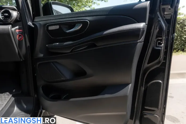 Mercedes-Benz V 220 (Clasa V) din 2023 cu 66.800 km - oferta MER225360 - foto 30