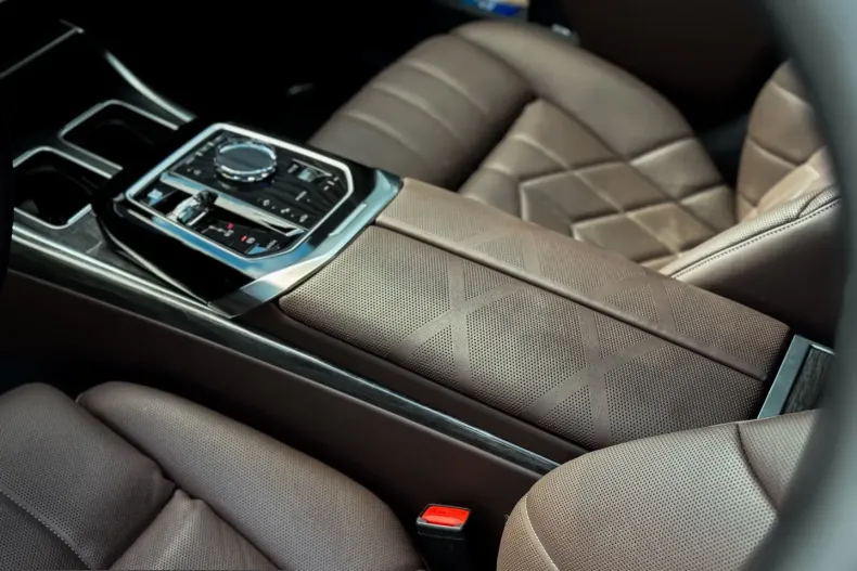 BMW M760 (Seria 7) din 2025 cu 15.000 km - oferta BMW225363 - foto 16