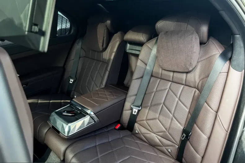 BMW M760 (Seria 7) din 2025 cu 15.000 km - oferta BMW225363 - foto 28