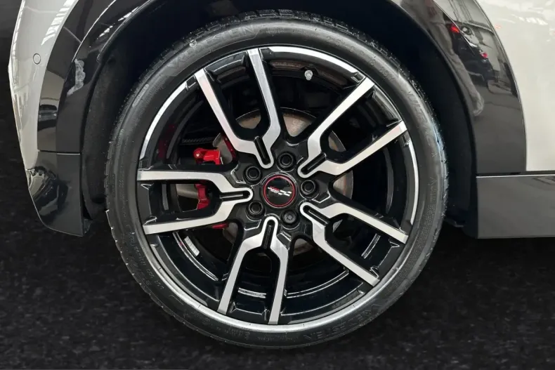 MINI John Cooper Works din 2025 cu 10.600 km - oferta MIN225368 - foto 4