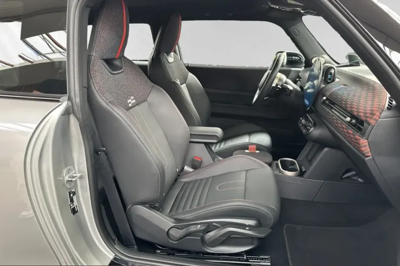 MINI John Cooper Works din 2025 cu 10.600 km - oferta MIN225368 - foto 7