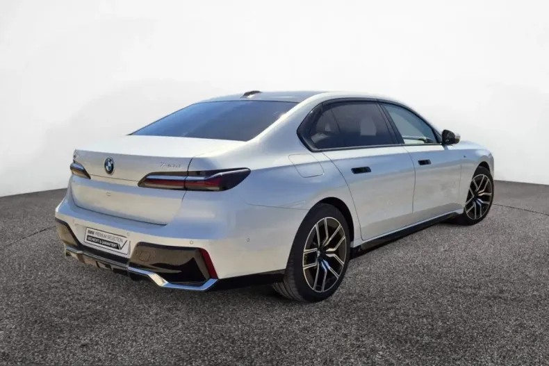 BMW 740 (Seria 7) din 2025 cu 10.391 km - oferta BMW225371 - foto 3