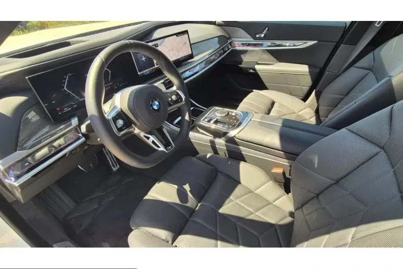 BMW 740 (Seria 7) din 2025 cu 10.391 km - oferta BMW225371 - foto 5