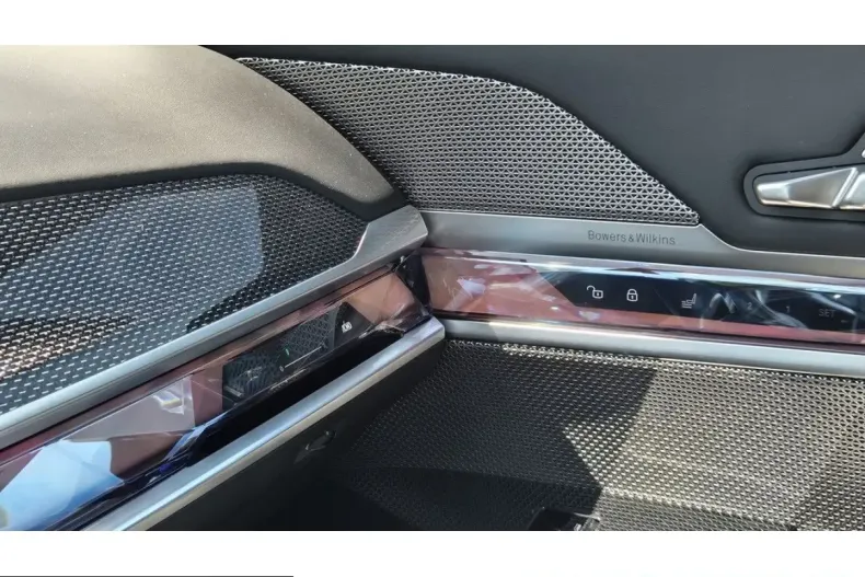 BMW 740 (Seria 7) din 2025 cu 10.391 km - oferta BMW225371 - foto 11