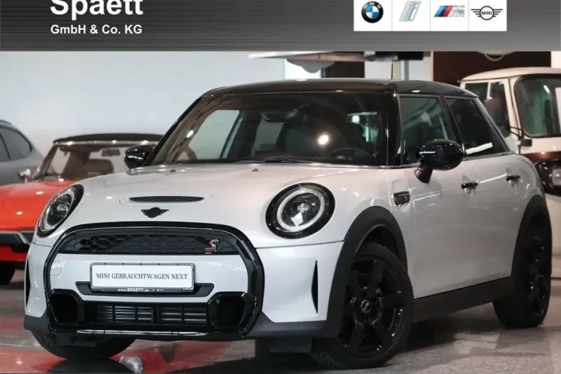MINI Cooper S din 2023 cu 48.732 km - oferta MIN225381 - foto 1
