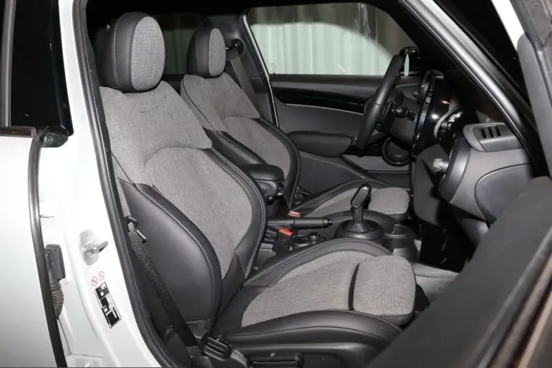 MINI Cooper S din 2023 cu 48.732 km - oferta MIN225381 - foto 4