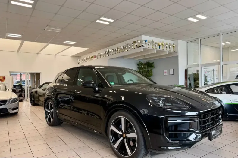Porsche Cayenne din 2023 cu 13.151 km - oferta POR225383 - foto 1