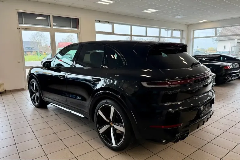 Porsche Cayenne din 2023 cu 13.151 km - oferta POR225383 - foto 3