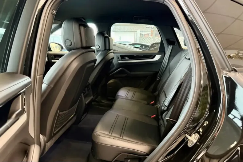 Porsche Cayenne din 2023 cu 13.151 km - oferta POR225383 - foto 8