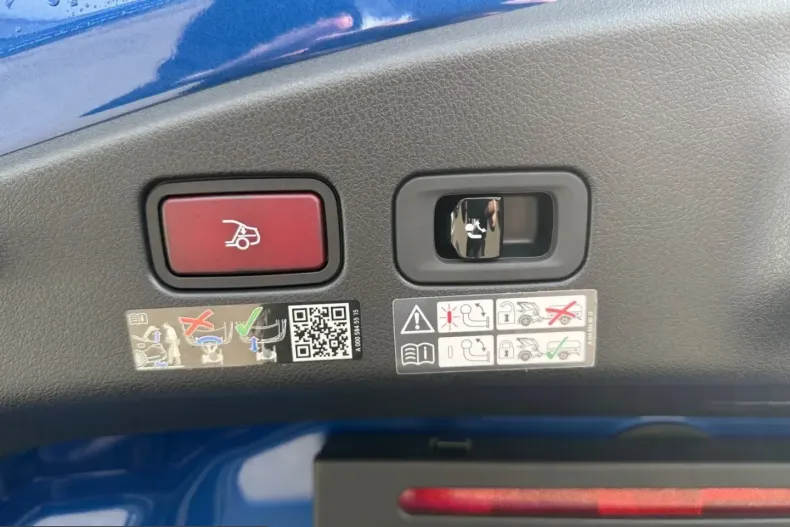 Mercedes-Benz CLE 200 (Clasa CLE) din 2025 cu 12.340 km - oferta MER225408 - foto 13